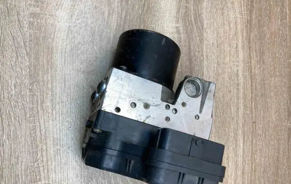 Toyota Corolla E120 E130 ABS Pump 4454042060 8954142180