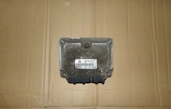 Volkswagen Golf IV Engine control unit/module 0281010181