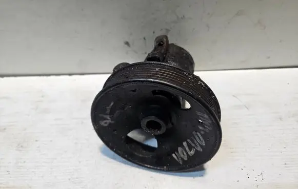 Volvo 440 Power steering pump 26016947