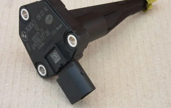 BMW 5 F10 F11 Oil level sensor 7638343