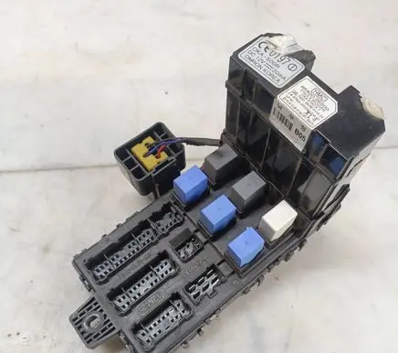 Hyundai Santa Fe Fuse module 9540026500 QKA500R