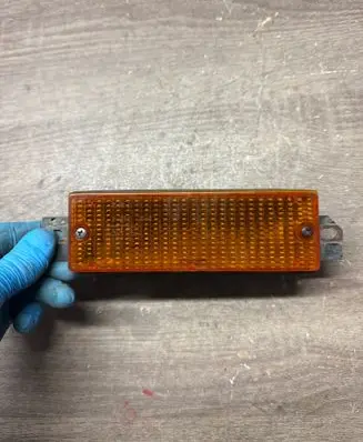 BMW 3 E30 Front indicator light 63131385375