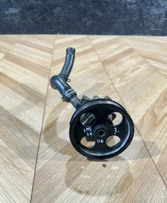 Opel Insignia A Power steering pump 13309336 YS1061H10257
