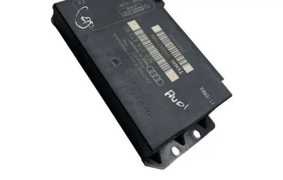Audi A4 S4 B7 8E 8H Comfort/convenience module 8E0959433BC 00852458 00002731B4