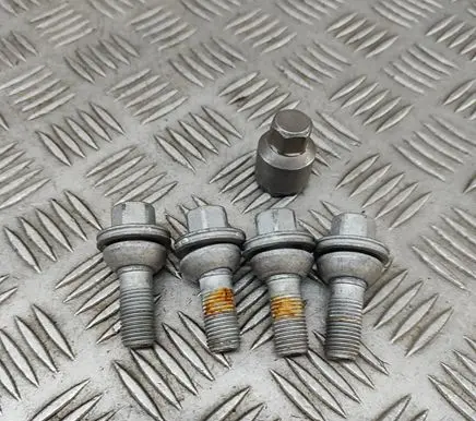 Peugeot 5008 II Anti-theft wheel nuts and lock 1695205280