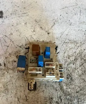 Nissan Almera N16 Fuse box set 24350AV700 021203