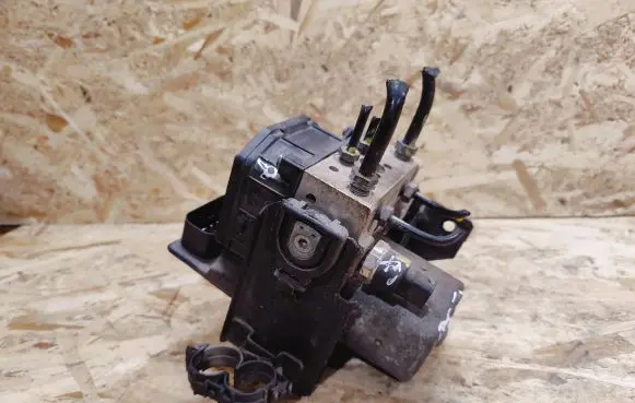 Maserati Quattroporte ABS Pump 586126 0285950084