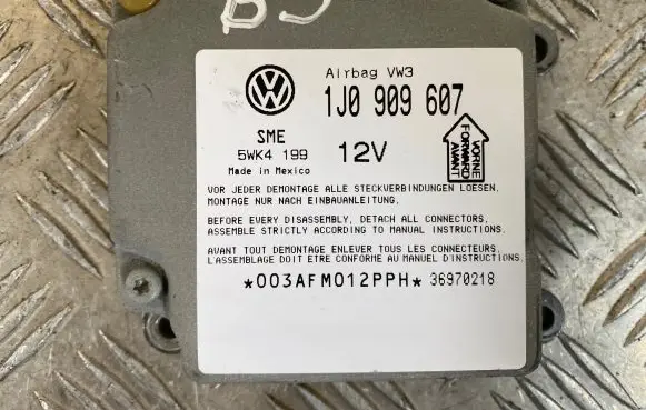 Volkswagen PASSAT B5 Airbag control unit/module 1J0909607 36970218 5WK4199