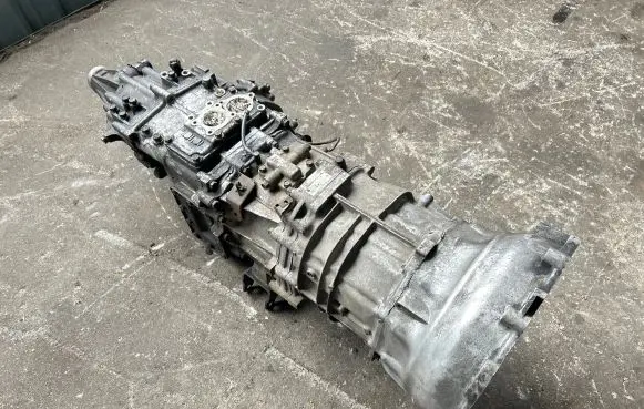 Mitsubishi Pajero Manual 5 speed gearbox V5M31 552220