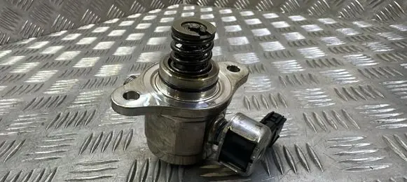 Toyota Yaris XP210 Fuel injection high pressure pump 2961003300 2310118010