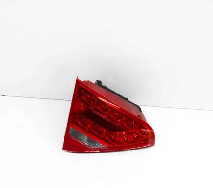 Audi A5 8T 8F Tailgate rear/tail lights 8T0945093A