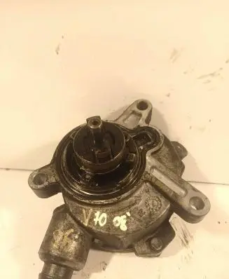 Volvo V70 Vacuum pump 30731825