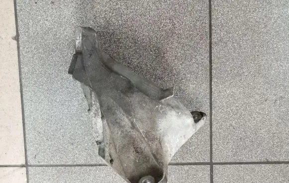 BMW 7 E65 E66 Engine mounting bracket 24168110