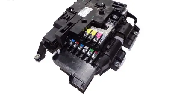 Volkswagen Touareg II Fuse module 7P0937548F