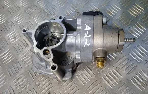 Audi A3 S3 8V Vacuum pump 06L145100B