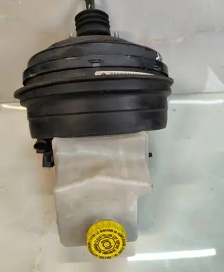 Jeep Grand Cherokee Brake booster
