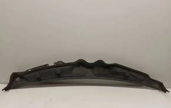 Mercedes-Benz C W204 Wiper trim A2048302813 08200907
