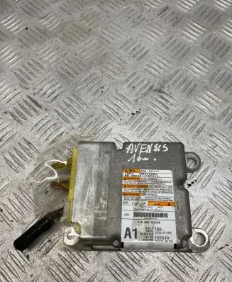 Toyota Avensis T270 Airbag control unit/module 8917005390