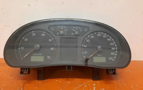 Volkswagen Polo IV 9N3 Speedometer (instrument cluster) 88311330