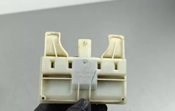 Jeep Grand Cherokee WL Tailgate opening switch 04160775AB 41308A07