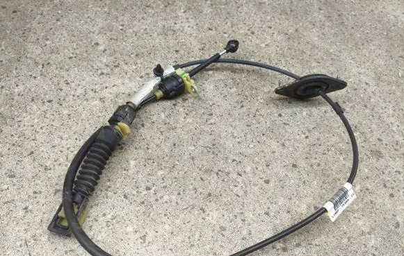 Ford Explorer VI Gear shift cable linkage L1MP7E395
