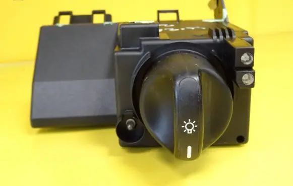Mercedes-Benz CLK A208 C208 Light switch 2105450104