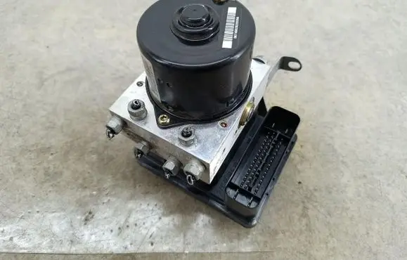 BMW 1 E81 E87 ABS Pump 67714866771487