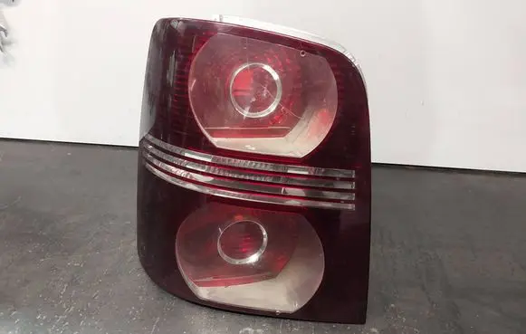 Volkswagen Touran I Rear/tail lights 1T0945095J