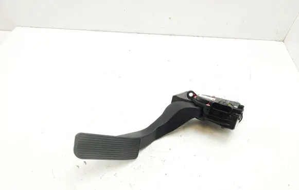 Cadillac Escalade IV Accelerator throttle pedal 84096835