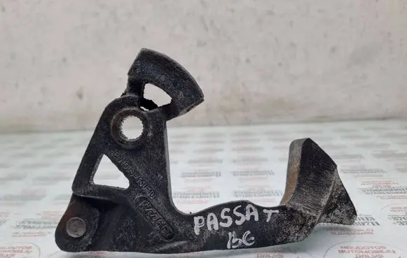 Volkswagen PASSAT B6 Gear selector/shifter in gearbox 1K0711051N