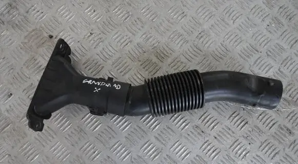 Opel Grandland X Air intake hose/pipe 9806604180