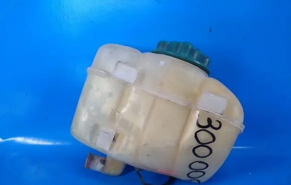 Volvo XC90 Coolant expansion tank/reservoir 30760100
