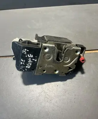 Peugeot 607 Rear door lock 