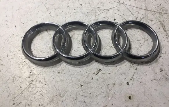 Audi A3 S3 8V Manufacturer badge logo/emblem 4E0853605AA