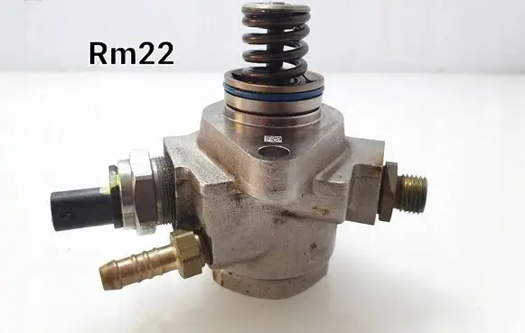 Audi A3 S3 8V Fuel injection high pressure pump 04E127026AA