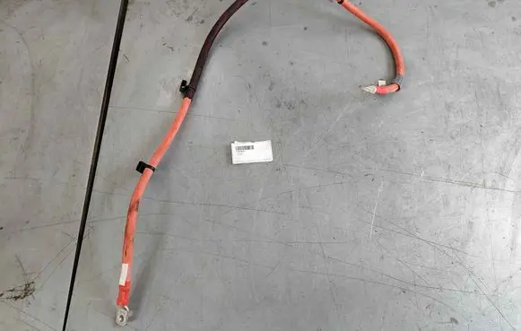 Positive cable (battery)