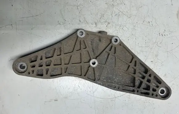 Audi A4 S4 B7 8E 8H Rear differential/diff mount bracket 8E0399287K