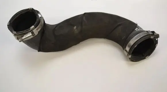Mercedes-Benz E W211 Intercooler hose/pipe 8K0145709E