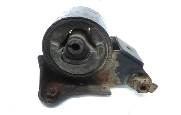 Nissan X-Trail T30 Engine mount bracket