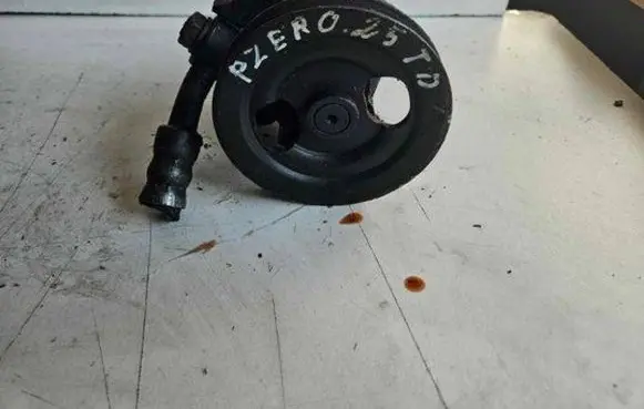 Mitsubishi Pajero Power steering pump