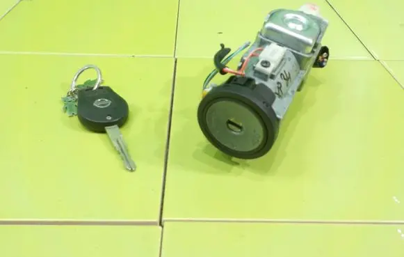 Nissan Juke I F15 Ignition lock 28590C9968