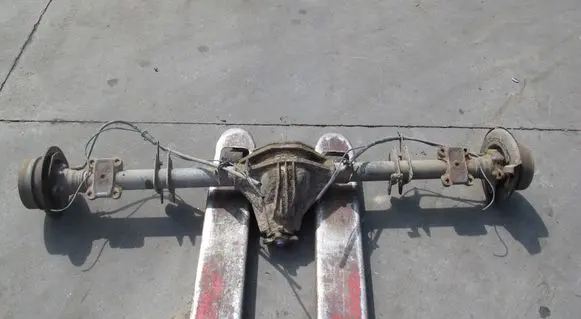 Mercedes-Benz Sprinter W901 W902 W903 W904 Rear axle beam with reductor 9013530410