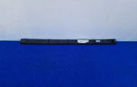 Mercedes-Benz ML W164 Other sill/pillar trim element A1646981030