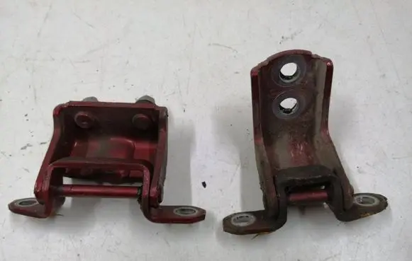 Nissan Pulsar Rear door hinge set 