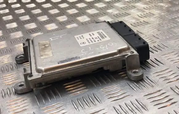Mercedes-Benz C W204 Engine control unit/module A6519007500 A0064461540