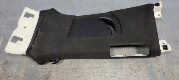 (B) pillar trim (bottom)