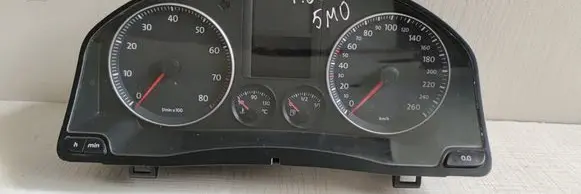 Volkswagen Golf V Speedometer (instrument cluster) 1K0920864A