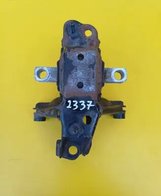 Skoda Fabia Mk1 (6Y) Engine mount bracket 6Q0199555