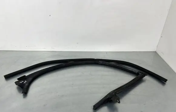 Audi A7 S7 4G Front door rubber seal 4G8831797A