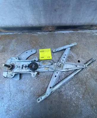 Nissan Micra Front door manual window regulator 